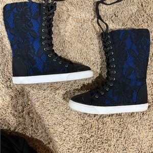 Disney Blue and Black Sneakers with Textured Fabric and High-Top Design